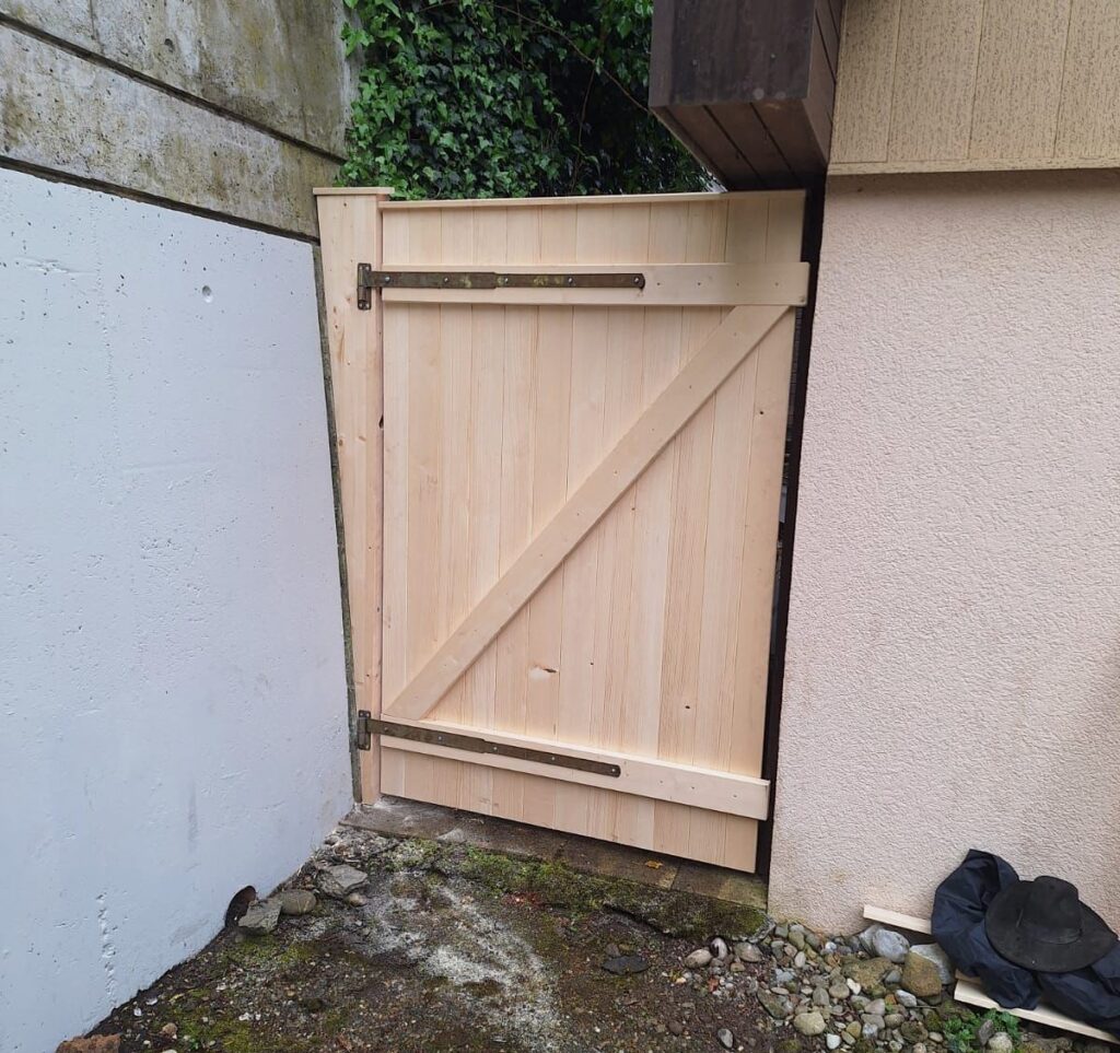 Aus dem Schreineralltag der Immo Profis: Ersatz Holz-Tor